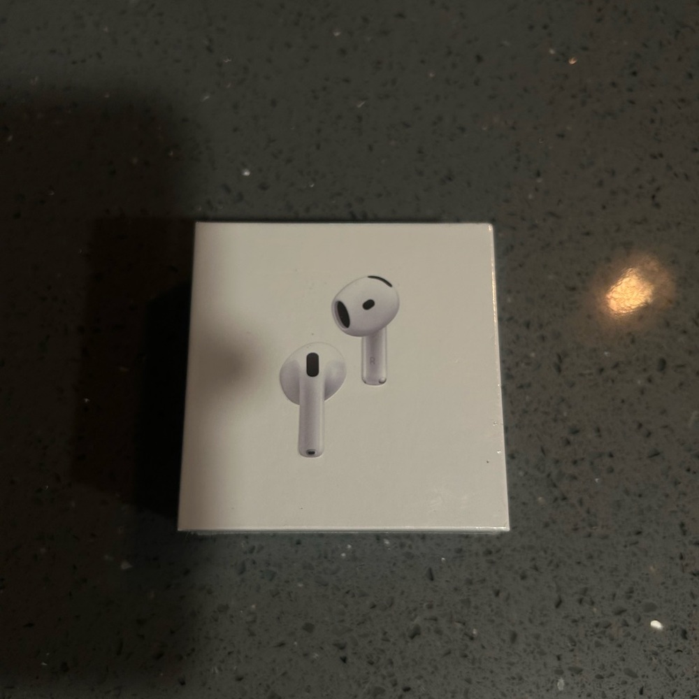 AirPods gen 4s Apple White Wireless Earbuds